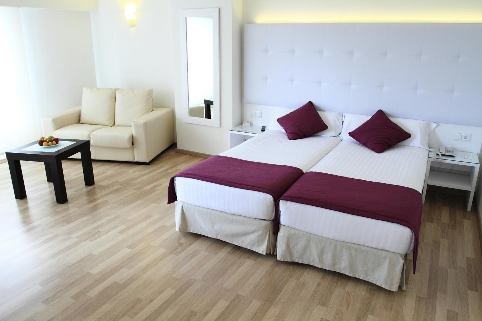 Hotel Albahia Alicante Oda fotoğraf